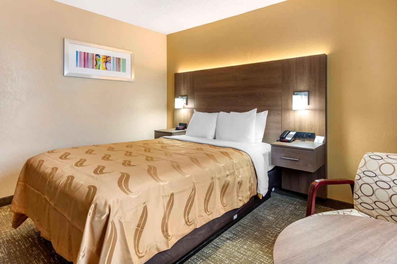 סנפורד Quality Inn מראה חיצוני תמונה