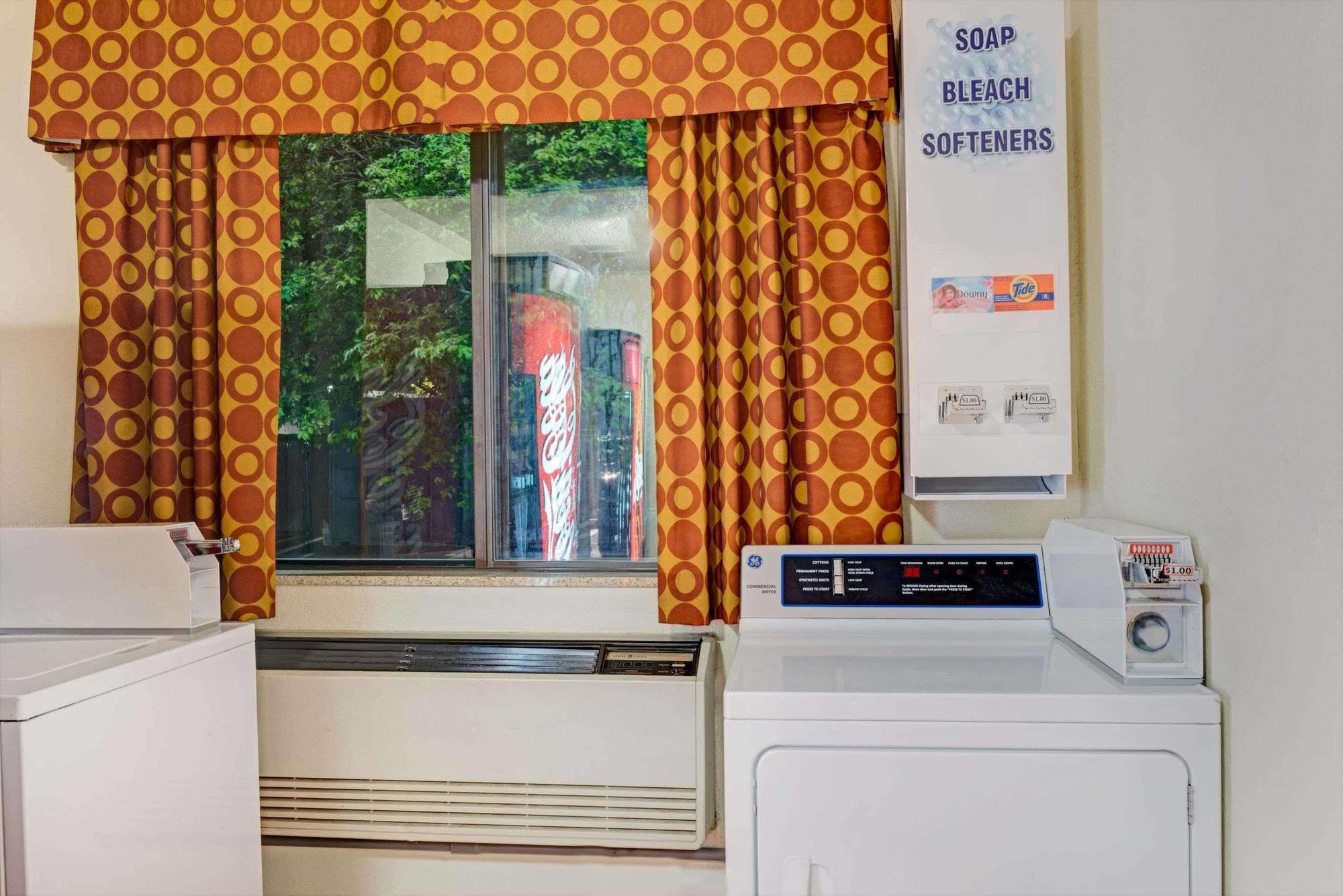 סנפורד Quality Inn מראה חיצוני תמונה